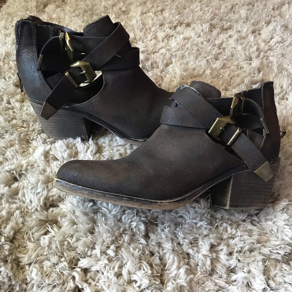 American Rag Cutout Booties